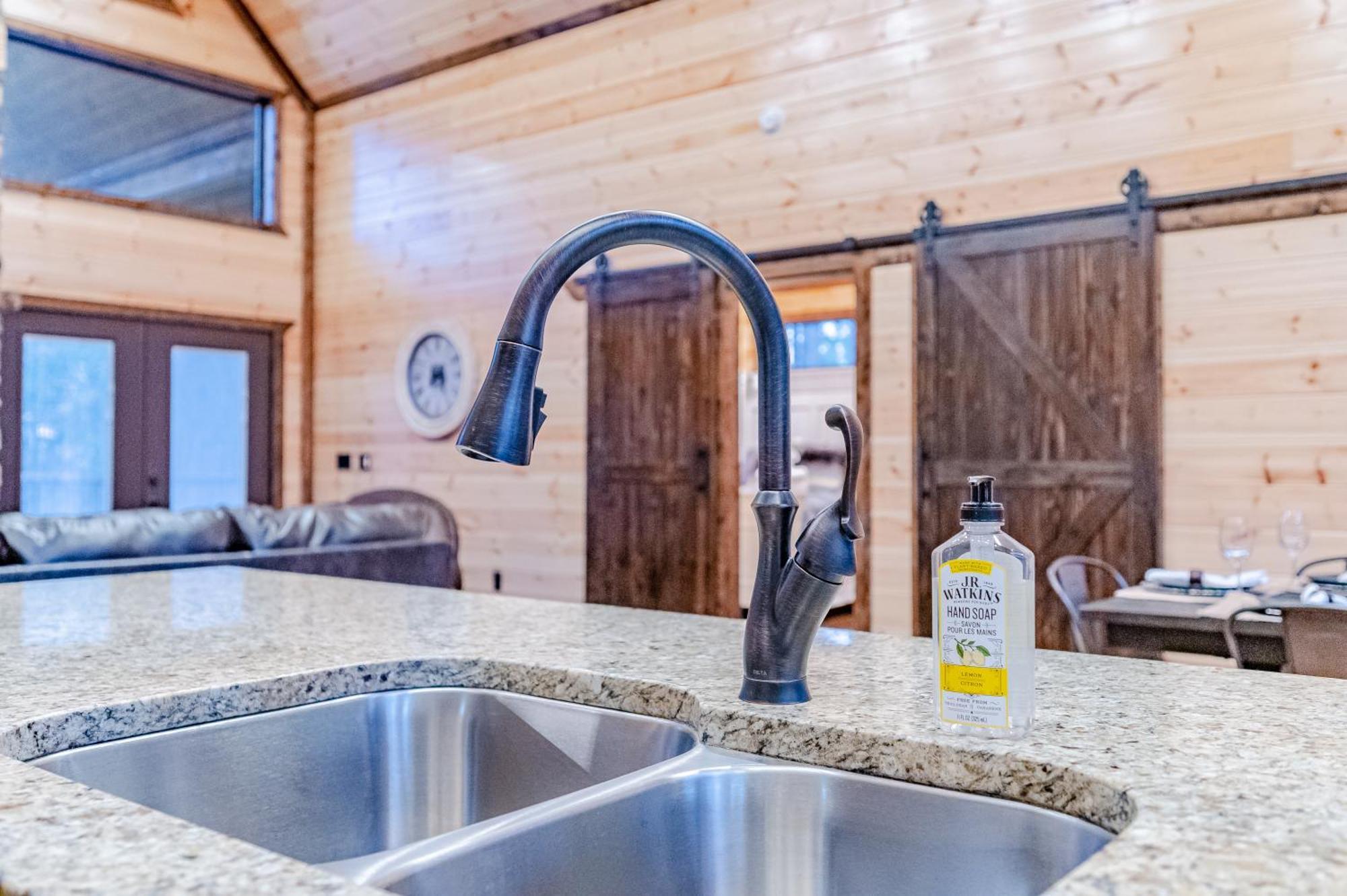 The Luxurious Blue Sky Lodge Is Epic! Broken Bow Luaran gambar